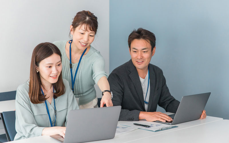 CO2レーザー加工機